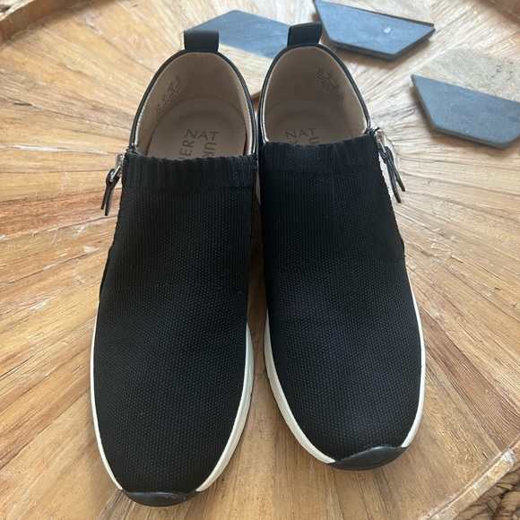 Naturalizer - Picture 4 of 4